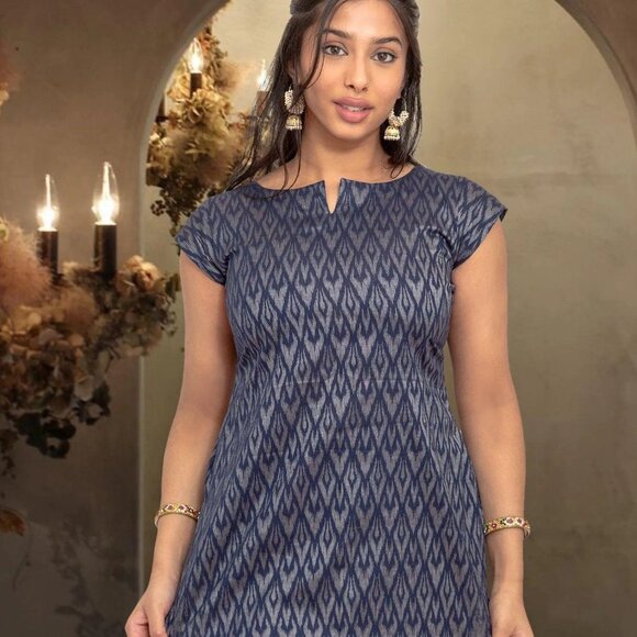 Shop Vibrant Midnight Blue Printed Short Top | Muvvas Boutique - Picture 3 of 5